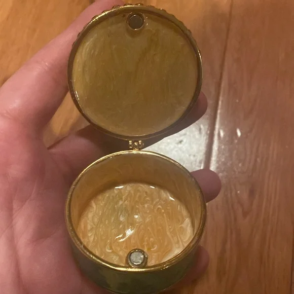 Green and Gold Decorative Trinket Box for keepsakes - Picture 4 of 10